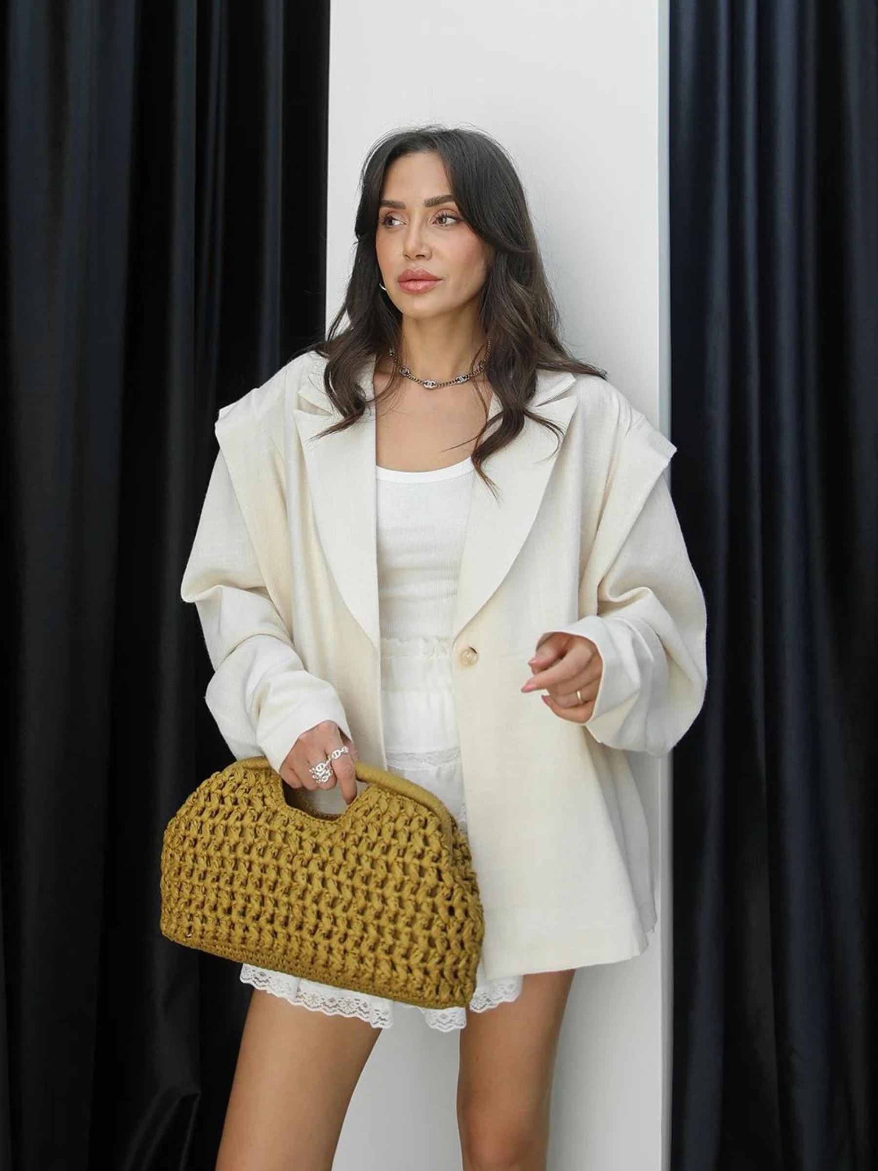 Allure - Blazer Ceinturé à Épaules Structurées