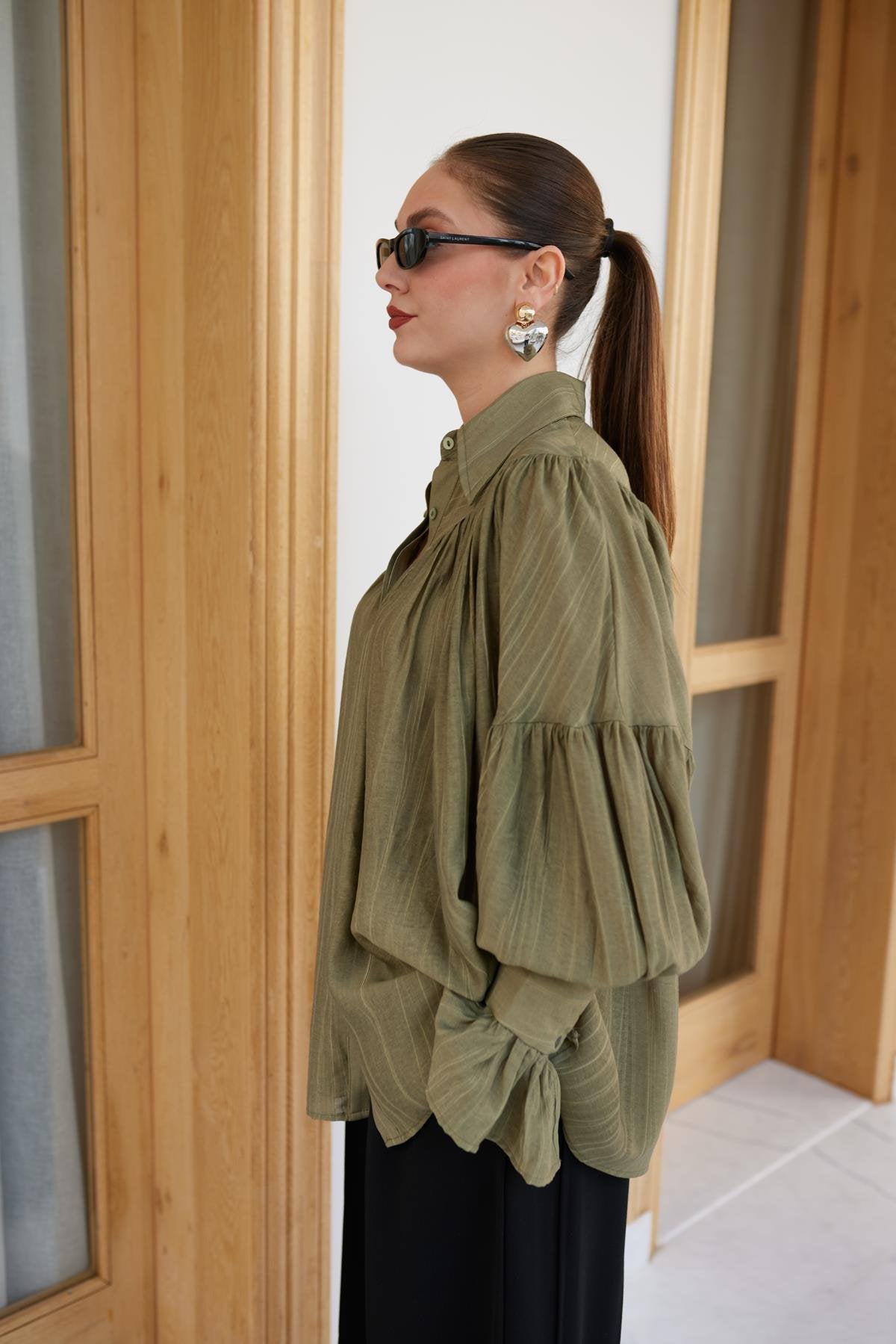 Cloé - Chemise Oversize, Intemporelle Et Raffinée Olive