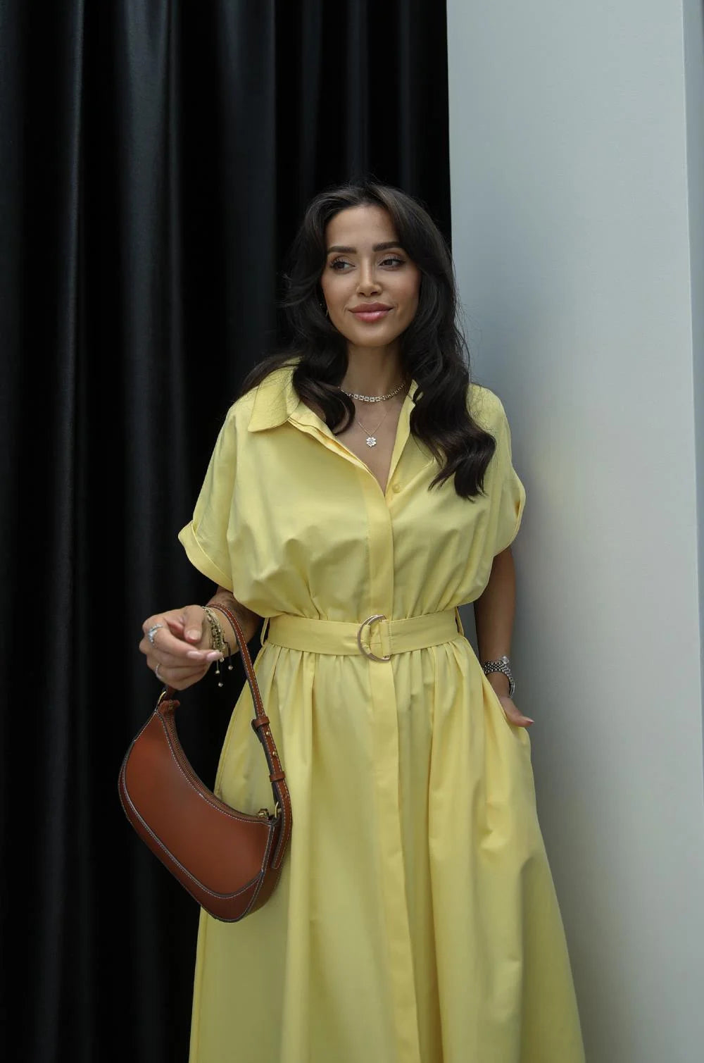 Vita – Robe Midi Ceinturée à Manches Courtes Jaune