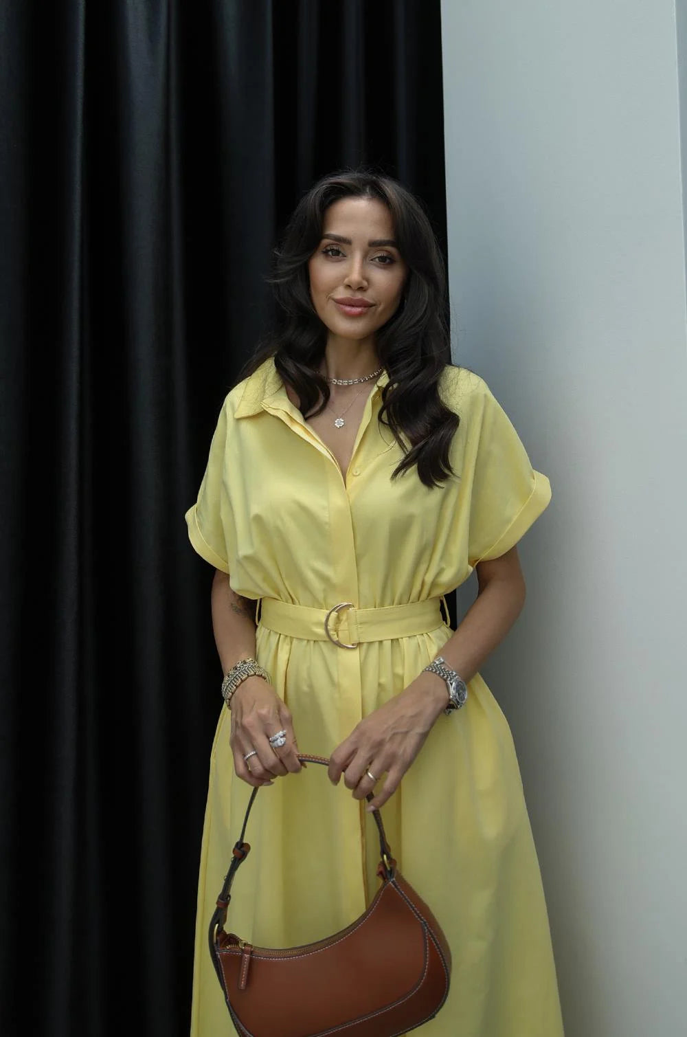 Vita – Robe Midi Ceinturée à Manches Courtes Jaune