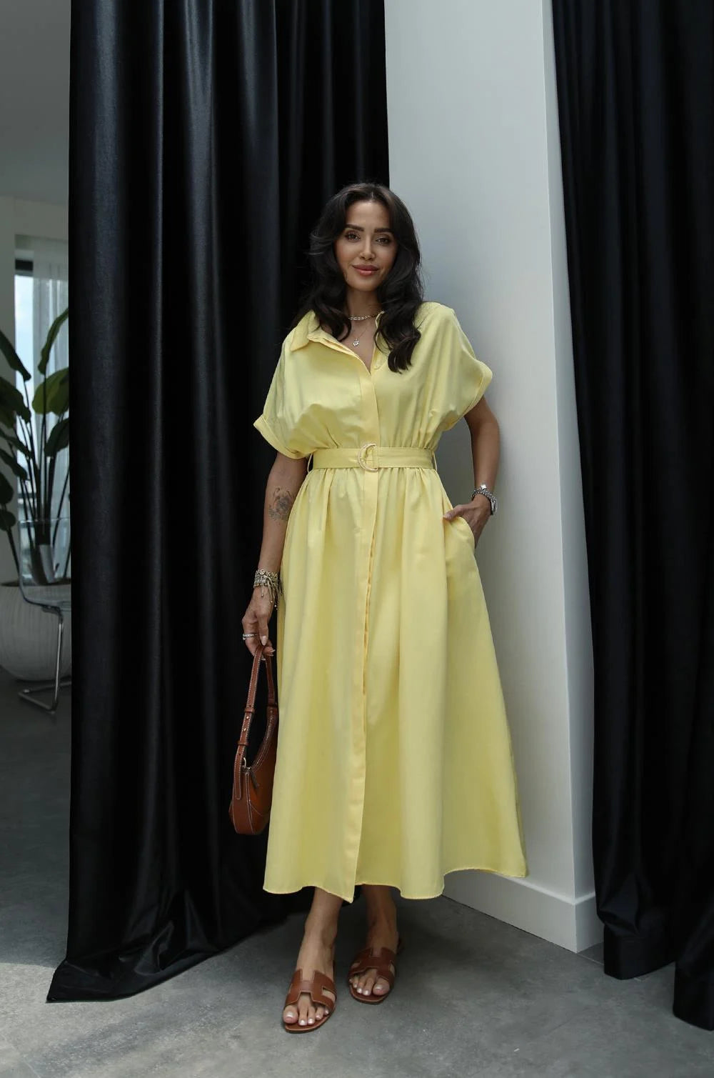 Vita – Robe Midi Ceinturée à Manches Courtes Jaune