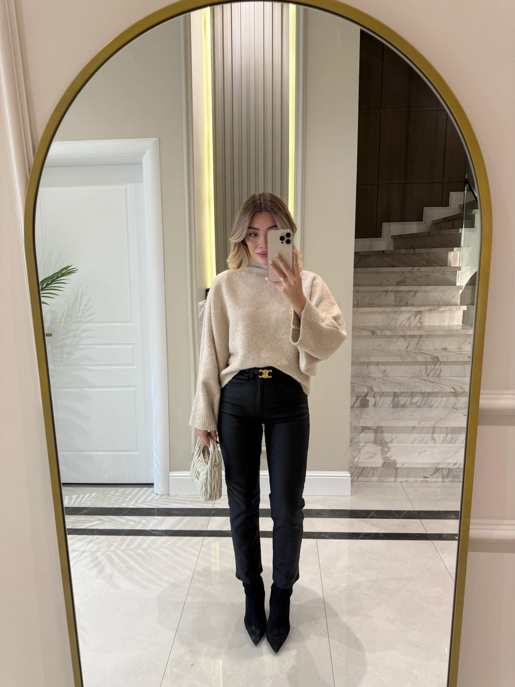 Emy - Pull Oversize à Col Montant Beige