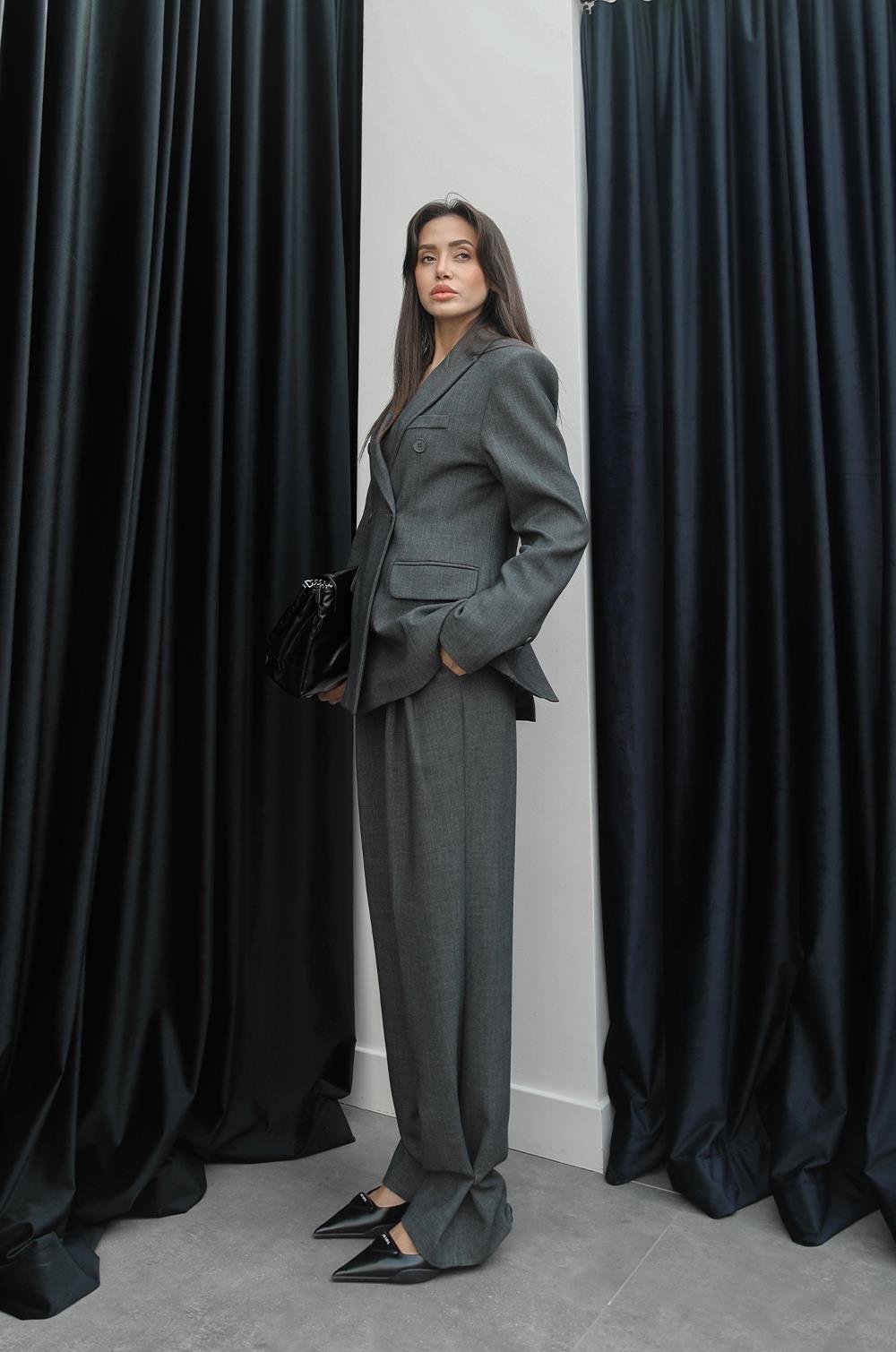 Tailleur Classy – Blazer & Pantalon Raffiné Gris
