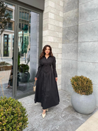 Naïa – Robe Noire à Coupe Évasée