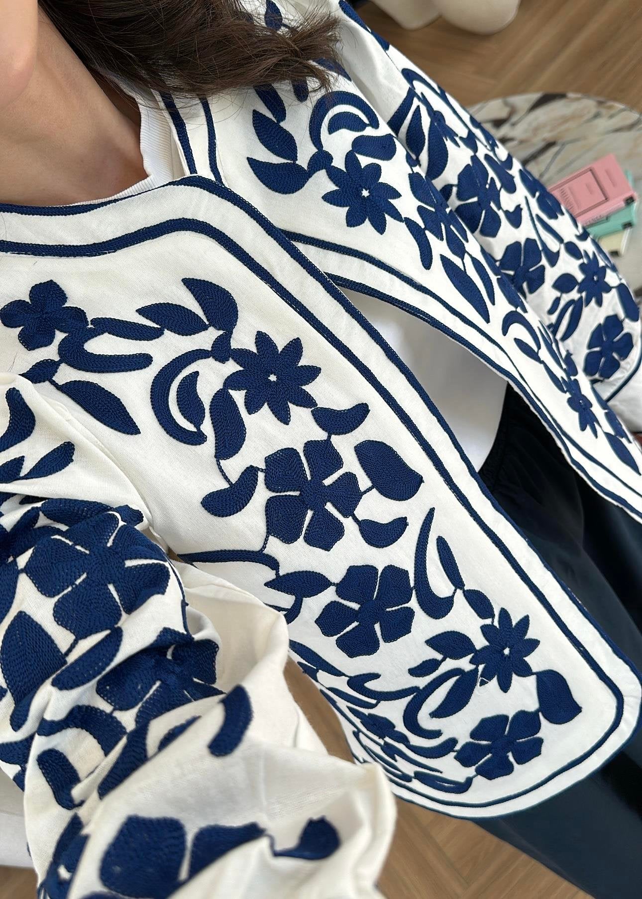 Naya - Veste Brodée