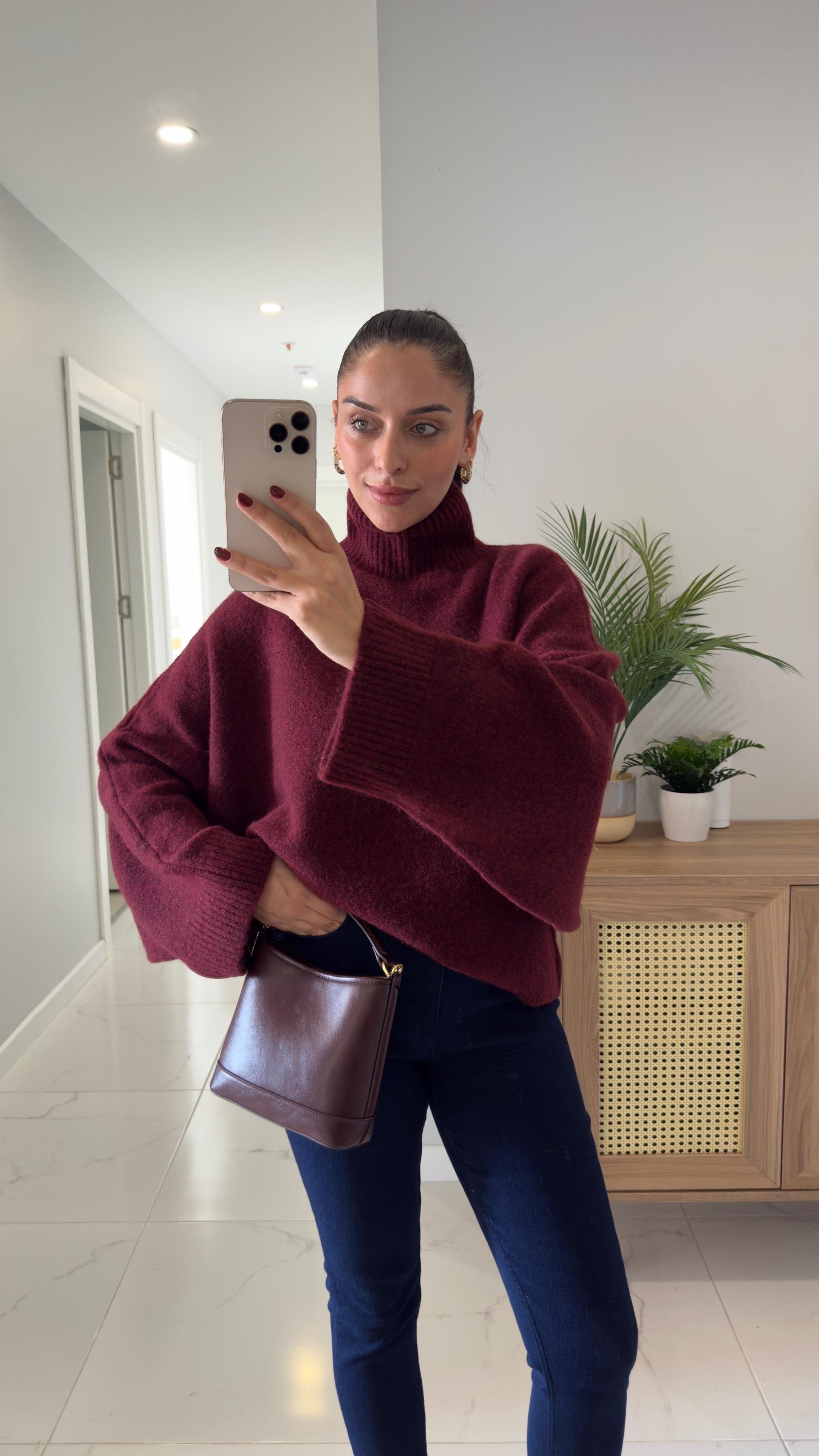 Emy - Pull Oversize à Col Montant Bordeaux