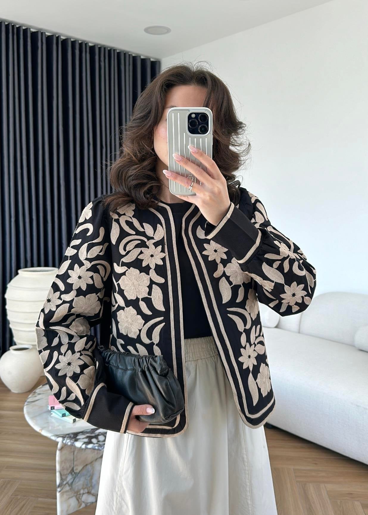 Nua - Veste Brodée