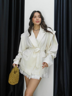 Allure - Blazer Ceinturé à Épaules Structurées