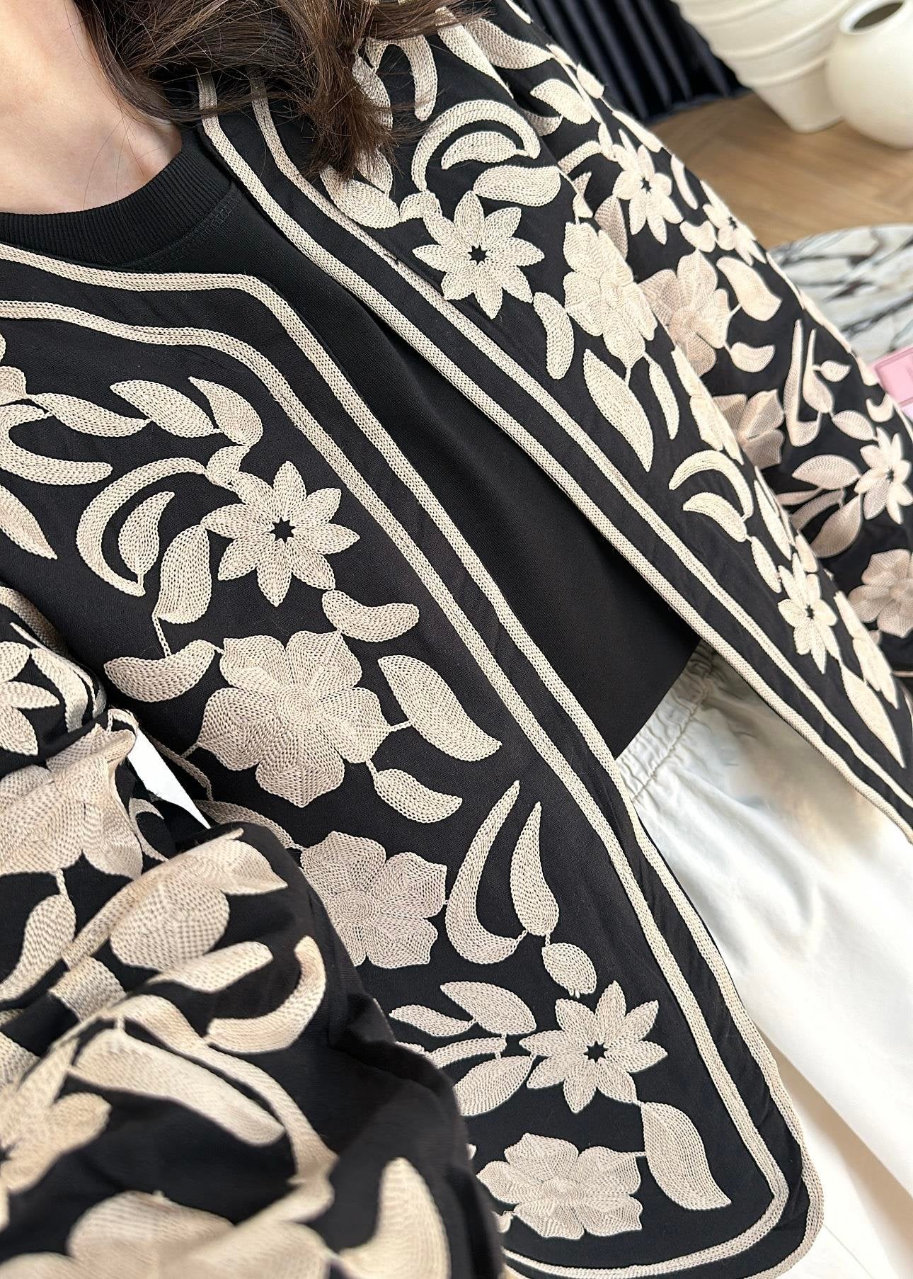 Nua - Veste Brodée