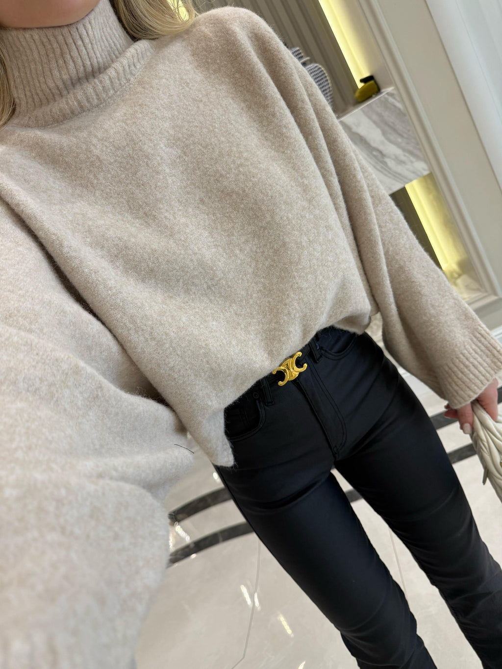 Emy - Pull Oversize à Col Montant Beige