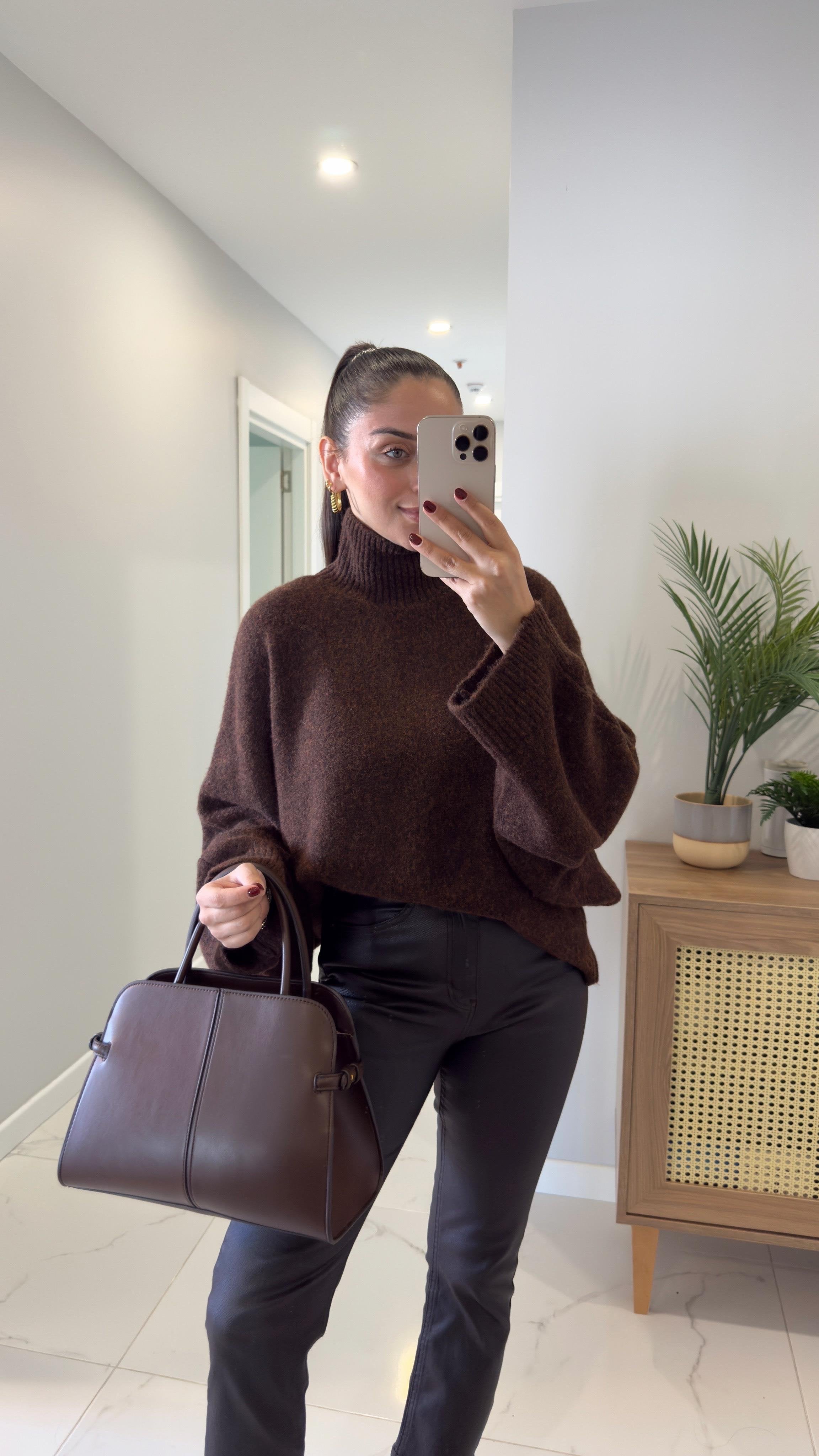 Emy - Pull Oversize à Col Montant Marron