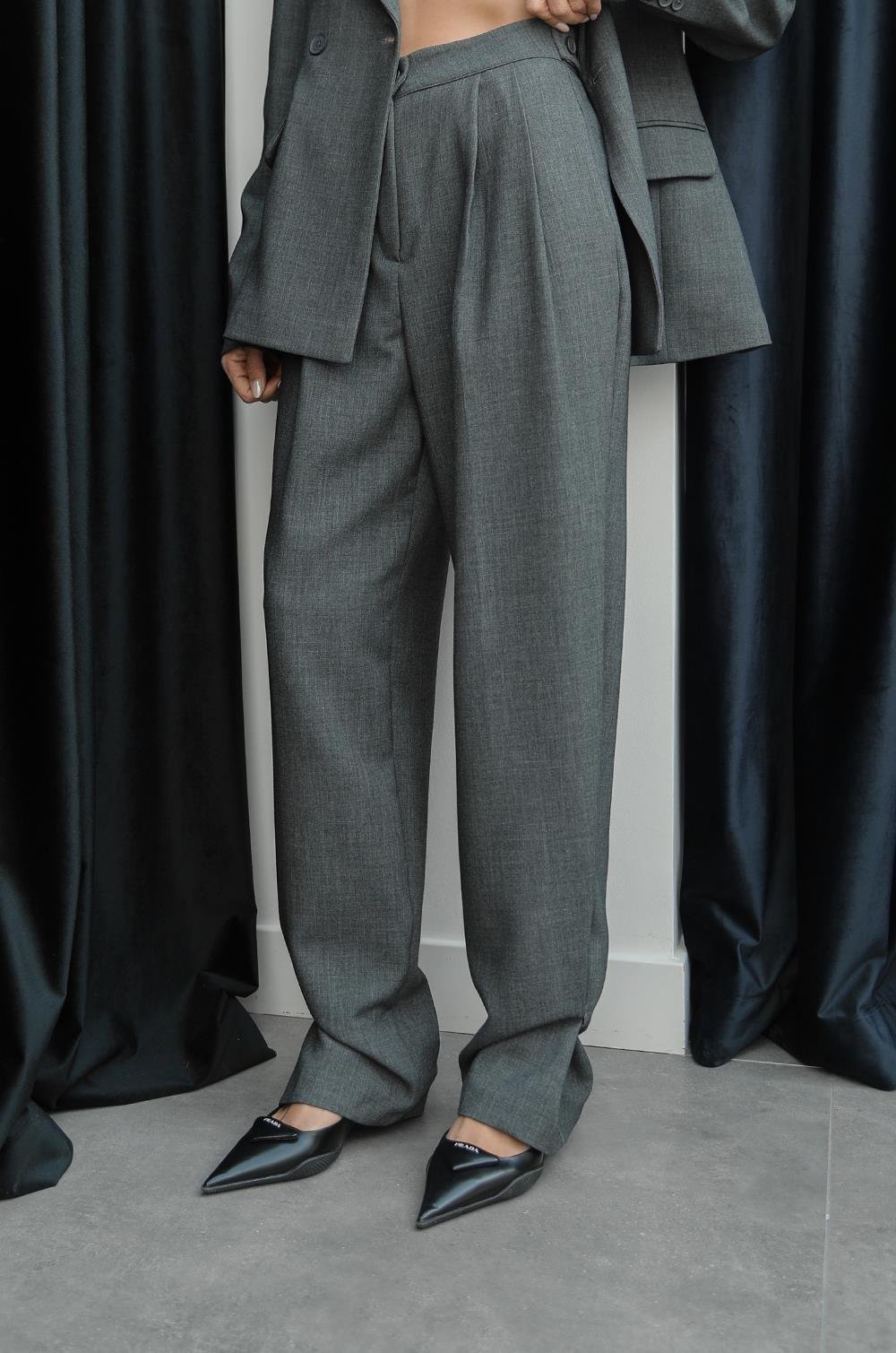 Tailleur Classy – Blazer & Pantalon Raffiné Gris